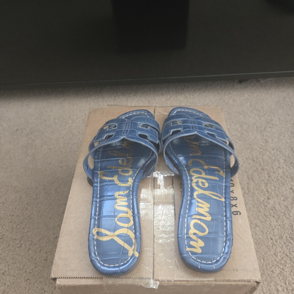 Sam Edelman Denim Blue Cutout Slide Sandals. Size 5 - Picture 3 of 3